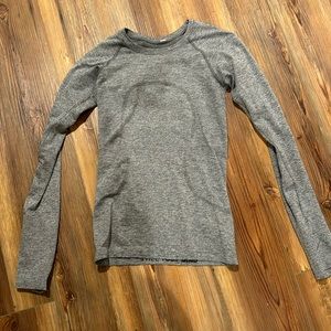 Lululemon Swiftly tech long sleeve 2.0 grey with original tag.